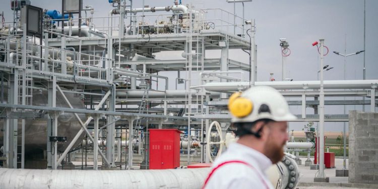 Gas russo, Francia: “Prepararsi a taglio totale”