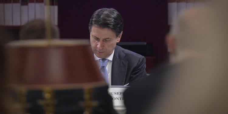 Governo, ‘muro’ ministri M5S: “Se verifica sì a fiducia Draghi”