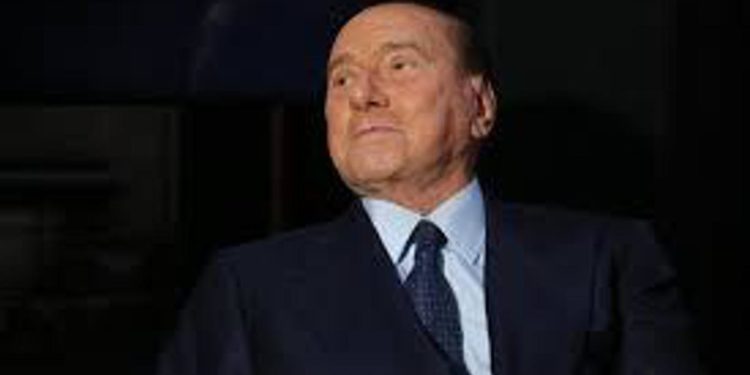 Governo, ‘colpo di teatro’ di Berlusconi: “Ecco il programma in 20 punti”