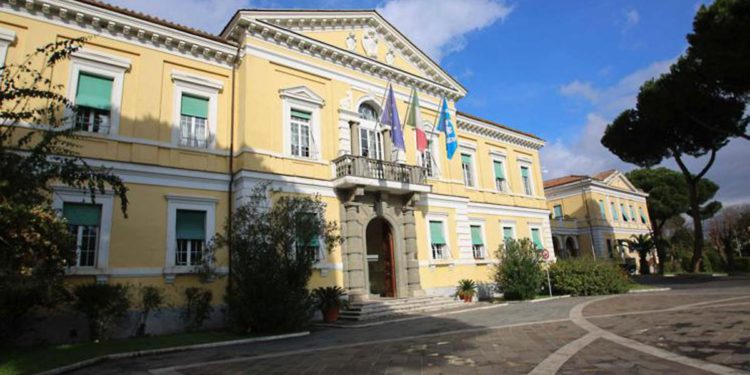 Covid oggi Italia, Vaia: “No allarmi, non è come in passato”