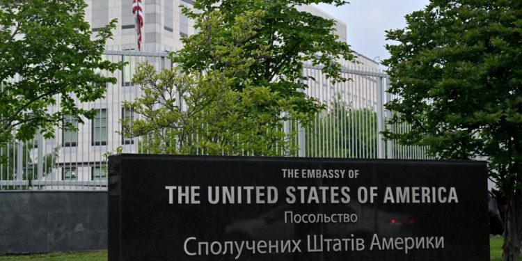 Ucraina, Usa: “Cittadini americani lascino il paese”