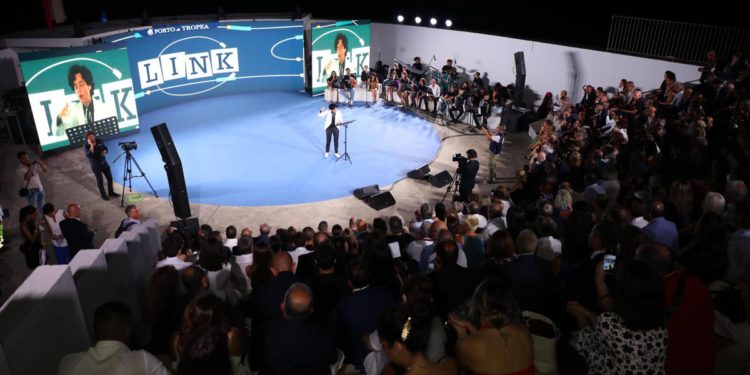 Link-Tropea Communication Meeting, orchestra dell’Amerigo Vespucci tra protagonisti