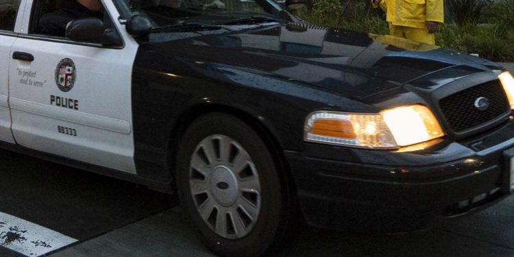 Usa, polizia spara e uccide 23enne afroamericano in California