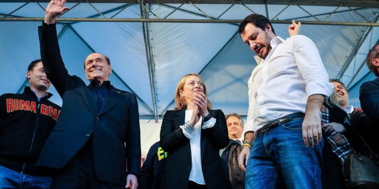 Crisi governo, Forza Italia e Lega in stand by: Meloni vuole il voto