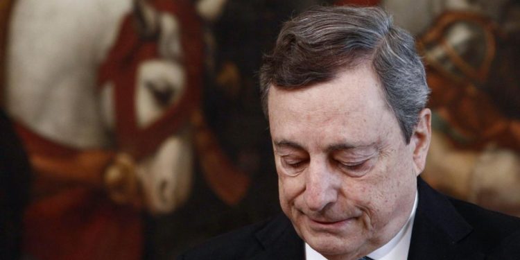 Elezioni politiche 2022, The Observer: “Draghi pugnalato alle spalle”