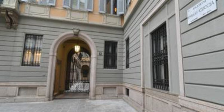 Mediobanca, utile otre 900 mln e ricavi record