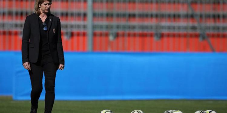 Europei femminili, domenica Francia-Italia. Morace: “Siamo un bel gruppo, passiamo il primo turno”