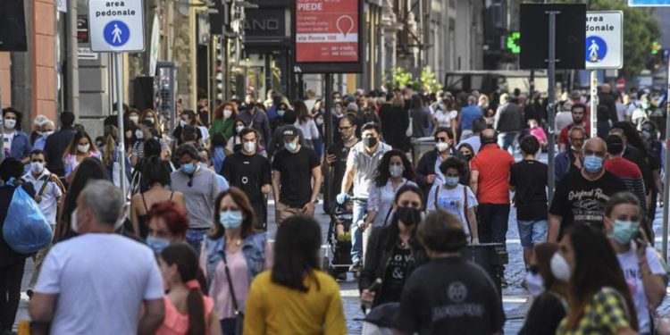 Covid oggi Italia, Iss: “Epidemia in fase acuta”