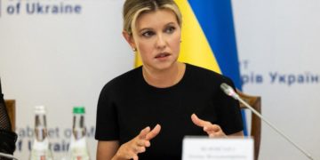 Ucraina, moglie Zelensky: “Nostro figlio vuole fare il soldato”