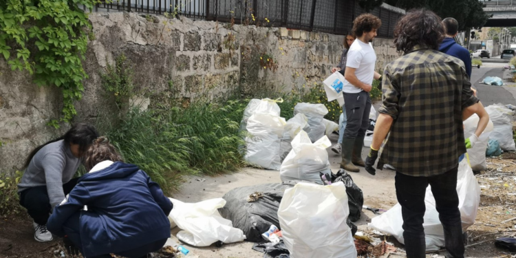 Palermo, Hryo pulisce angoli degradati di Monte Pellegrino