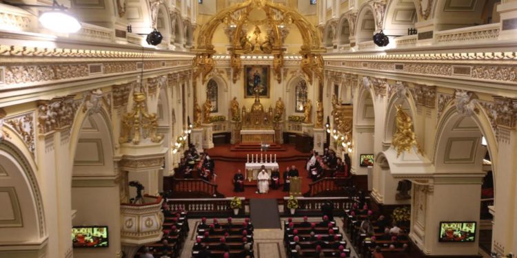 Papa alla Chiesa canadese: “Mai più abusi”