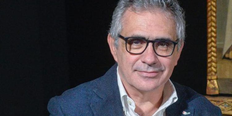 Quarta dose, Pregliasco: “Fatta e non sono diventato blu, fatela”