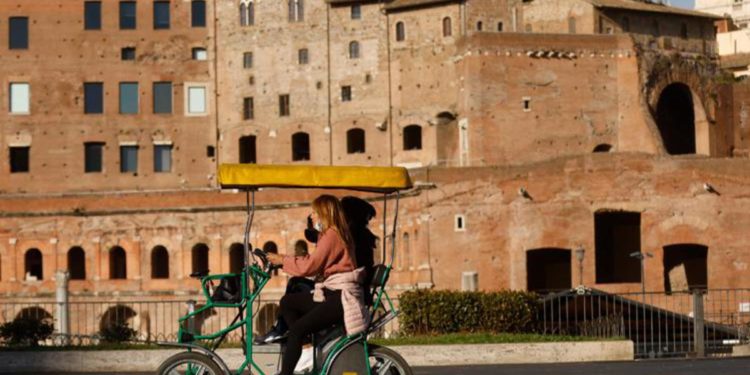 Covid oggi Lazio, 6.108 casi e 11 decessi: a Roma 2.707 contagi