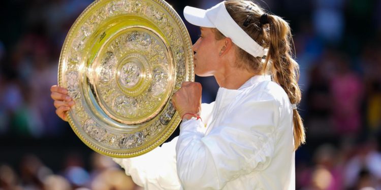 Chi è Elena Rybakina, la regina di Wimbledon 2022