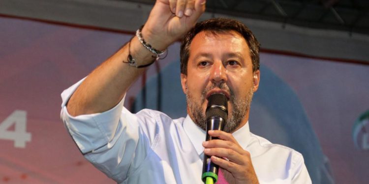 Governo, Salvini: “Dentro o fuori? Da oggi voteremo solo ciò che serve all’Italia”
