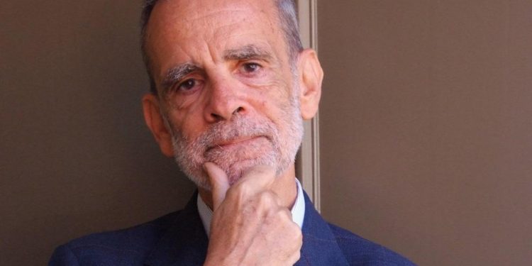 Luca Serianni in coma, prognosi resta riservata