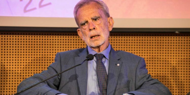 Luca Serianni investito a Ostia, il linguista è in condizioni gravissime