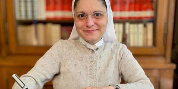 Elezioni, Suor Alfieri: “Centri e centrini? Sono giochi di corte, pensiamo ai contenuti”