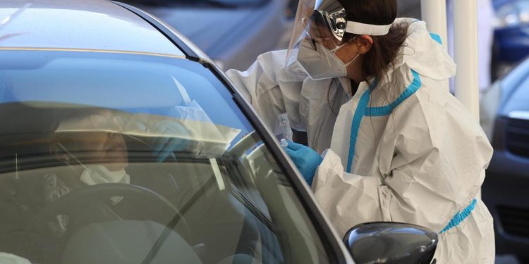 Covid oggi Lombardia, 14.429 contagi e 29 morti: a Milano 1.749 casi