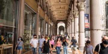 Covid, “ridurre quarantena asintomatici: è causa di disastri economici”