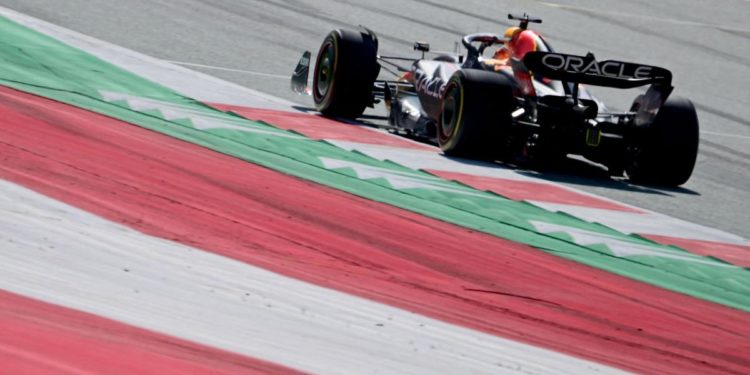GP Austria, Verstappen vince la sprint davanti a Ferrari di Leclerc e Sainz