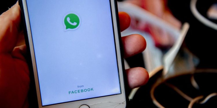 WhatsApp in incognito, ecco come nascondere lo stato ‘online’