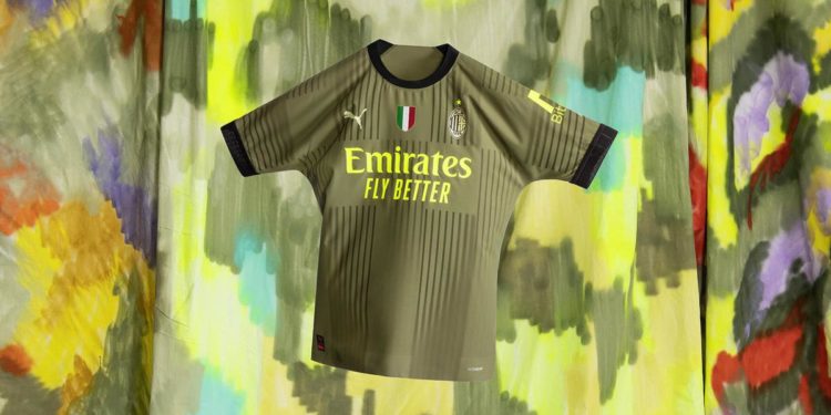Calcio: Puma e Milan presentano la terza maglia, è verde oliva con scritte gialle