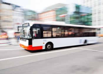 Bonus trasporti pubblici 2022, studenti e lavoratori: come ottenerlo, domanda online