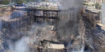 Incendio oggi a Cinecittà, fiamme agli studios: distrutta ‘Firenze rinascimentale’