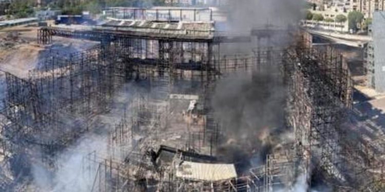 Incendio oggi a Cinecittà, fiamme agli studios: distrutta ‘Firenze rinascimentale’