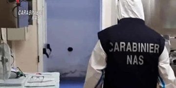 Ferragosto, controlli Nas in case di riposo: blatte in cucina e operatori ubriachi