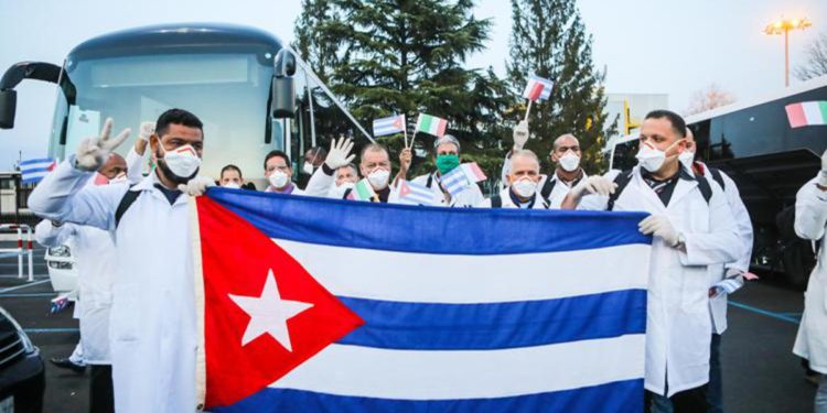 Calabria, arrivano i medici cubani: “Unico modo per non chiudere ospedali”
