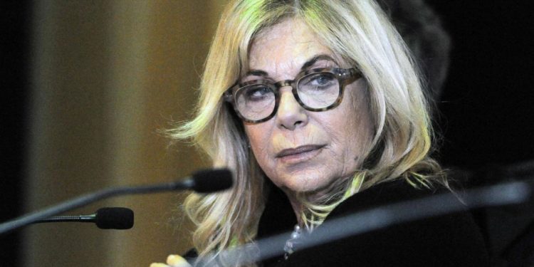 Rita Dalla Chiesa candidata e slitta fiction Rai sul padre