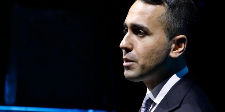 Di Maio: “Berlusconi vuole dissolvere democrazia”