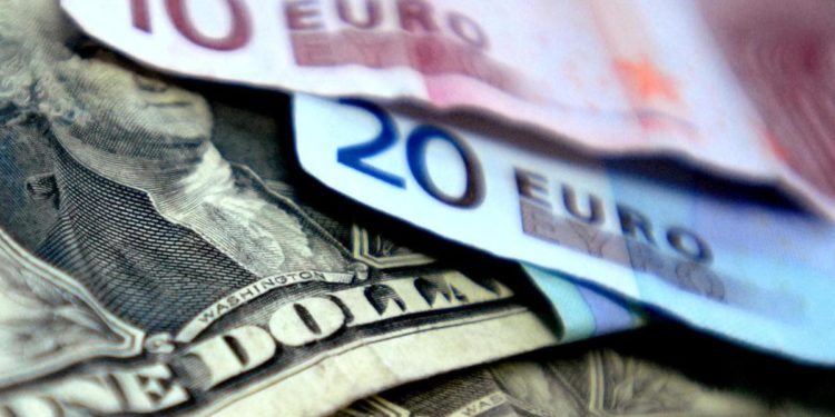 Russia: “Ridurremo scambi in euro e dollari, sono valute tossiche”