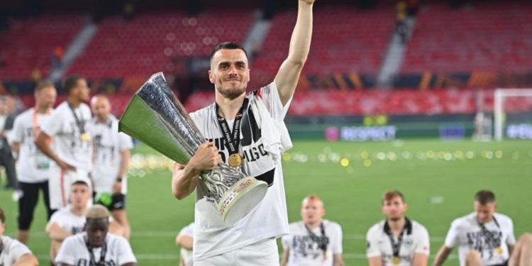 Juve, Kostic firma fino al 2026
