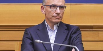 Elezioni 2022, caos centrosinistra: Letta sente tutti