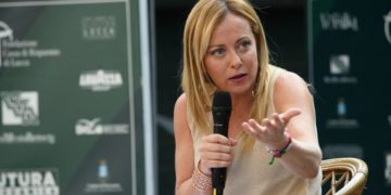 Elezioni 2022, Meloni: “Da Letta misoginia, non ho bisogno di incipriarmi”