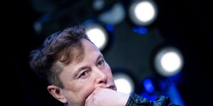 A Space X di Elon Musk revocati quasi 900 milioni di sussidi