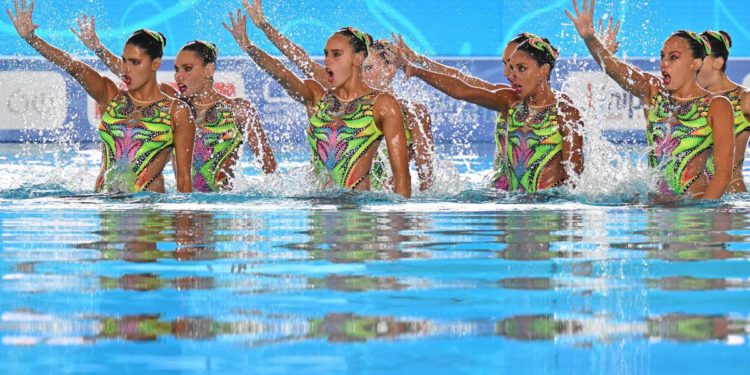 Europei di nuoto, prima medaglia per l’Italia: azzurre argento nel sincro