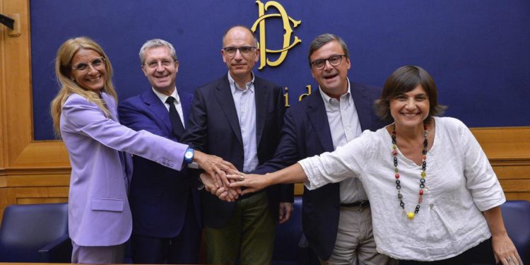 Letta e Calenda trovano l’accordo. Tensione con Verdi e Si