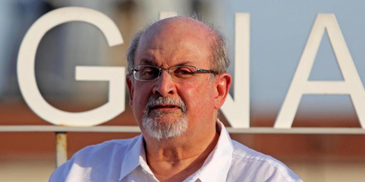 Salman Rushdie, attentatore: “No contatti con Pasdaran, Versetti? Lette due pagine”