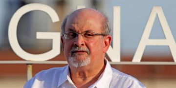 Salman Rushdie, chi è l’assalitore