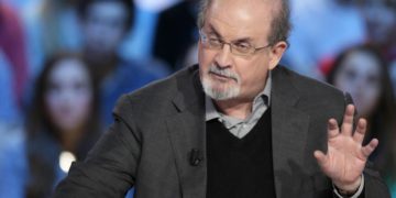 Salman Rushdie, Bernard-Henri Lévy: “Assegnare a lui il Nobel per la Letteratura”