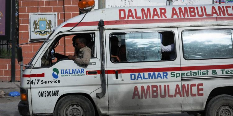 Somalia, almeno 30 morti in attacco hotel a Mogadiscio