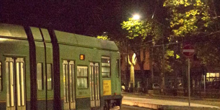Roma, tram investe e uccide un uomo