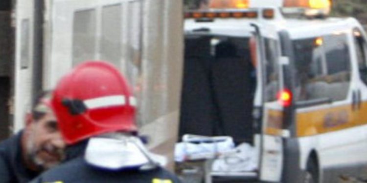 Spagna, incendio vicino a binari: passeggeri in fuga dal treno