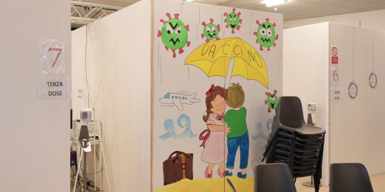 Covid, pediatra: “Obbligo vaccino e hub a scuola in agenda elettorale partiti”