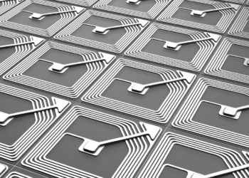 Come funzionano le etichette antitaccheggio? Lo abbiamo chiesto ad Etik90