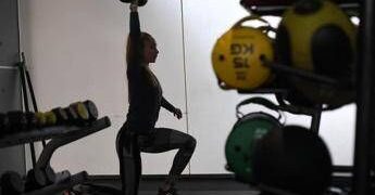 Hai i muscoli? Il tuo cervello è più ‘giovane’: lo studio